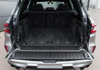 Подержанный автомобиль BMW X5 M 2020 года (9 фото)