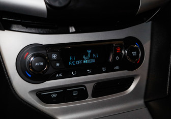 Подержанный автомобиль Ford Focus Hatchback 2013 года (16 фото)