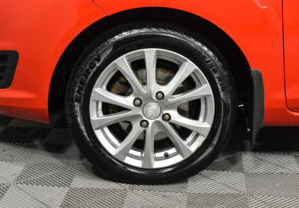 Подержанный автомобиль Ford Fiesta Sedan 2016 года (9 фото)