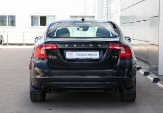 Подержанный автомобиль Volvo S60 2016 года (6 фото)