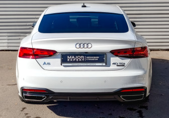 Подержанный автомобиль Audi A5 Liftback 2024 года (6 фото)
