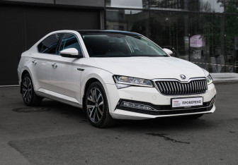 Подержанный автомобиль Skoda Superb Liftback 2020 года (3 фото)