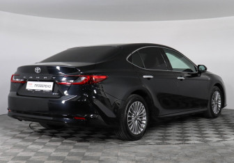 Подержанный автомобиль Toyota Camry Sedan 2024 года (5 фото)