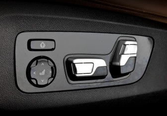 Подержанный автомобиль BMW X7 2019 года (21 фото)