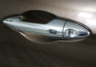 Подержанный автомобиль DongFeng AX7 2017 года (19 фото)