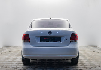 Подержанный автомобиль Volkswagen Polo Sedan 2014 года (4 фото)