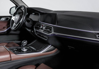 Подержанный автомобиль BMW X7 2020 года (9 фото)