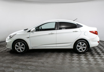 Подержанный автомобиль Hyundai Solaris Sedan 2013 года (8 фото)