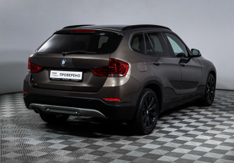 Подержанный автомобиль BMW X1 2012 года (5 фото)