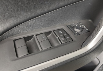 Подержанный автомобиль Toyota RAV4 2024 года (11 фото)