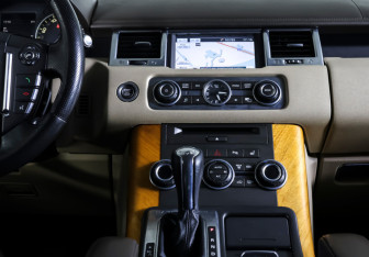 Подержанный автомобиль Land Rover Range Rover Sport 2011 года (14 фото)