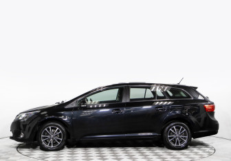 Подержанный автомобиль Toyota Avensis Wagon 2012 года (6 фото)
