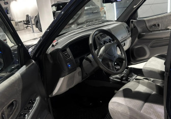 Подержанный автомобиль Mitsubishi Montero Sport 2001 года (10 фото)