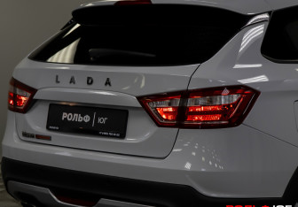 Подержанный автомобиль LADA (ВАЗ) Vesta Wagon 2019 года (19 фото)