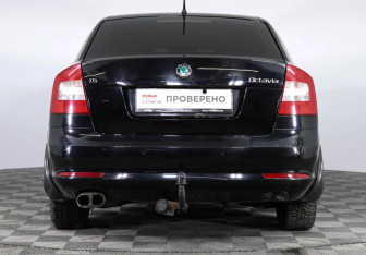 Подержанный автомобиль Skoda Octavia Liftback 2012 года (6 фото)