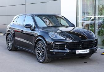 Подержанный автомобиль Porsche Cayenne 2021 года (3 фото)