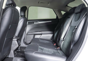 Подержанный автомобиль Ford Mondeo Sedan 2018 года (17 фото)