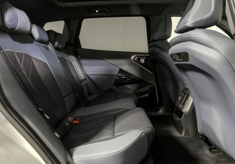 Подержанный автомобиль BMW X3 2025 года (44 фото)