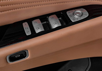 Подержанный автомобиль Jaecoo J8 2024 года (29 фото)