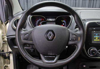Подержанный автомобиль Renault Kaptur 2018 года (17 фото)