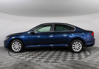 Подержанный автомобиль Volkswagen Passat Sedan 2020 года (8 фото)