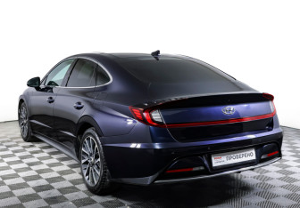 Подержанный автомобиль Hyundai Sonata 2019 года (7 фото)