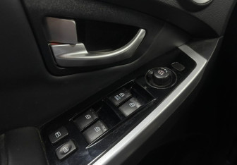 Подержанный автомобиль SsangYong Actyon 2014 года (22 фото)