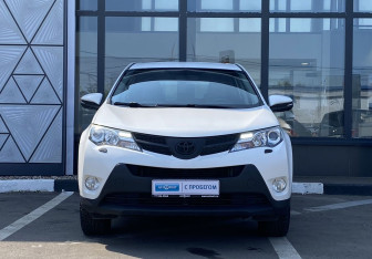 Подержанный автомобиль Toyota RAV4 2013 года (2 фото)
