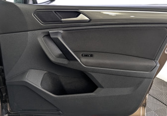 Подержанный автомобиль Volkswagen Tiguan 2018 года (24 фото)
