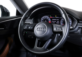 Подержанный автомобиль Audi A5 Liftback 2021 года (15 фото)