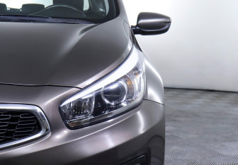 Подержанный автомобиль Kia Ceed Wagon 2017 года (7 фото)