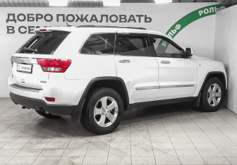 Подержанный автомобиль Jeep Grand Cherokee 2012 года (4 фото)