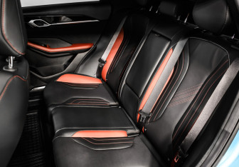 Подержанный автомобиль Geely Coolray 2023 года (12 фото)