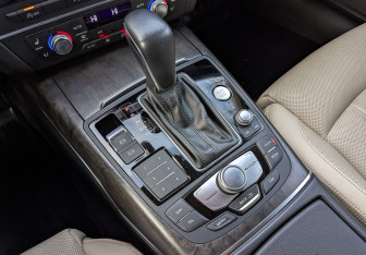 Подержанный автомобиль Audi A6 Sedan 2017 года (21 фото)