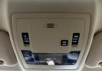 Подержанный автомобиль Lexus ES 2016 года (17 фото)