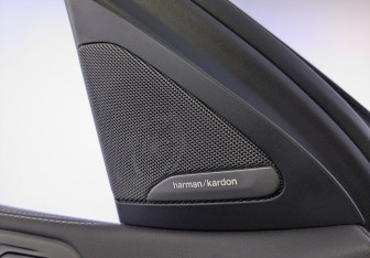 Подержанный автомобиль BMW X6 2025 года (26 фото)