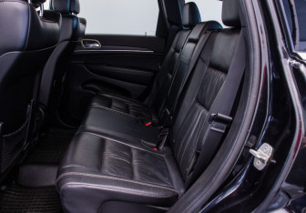 Подержанный автомобиль Jeep Grand Cherokee 2014 года (11 фото)