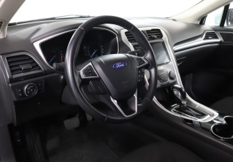 Подержанный автомобиль Ford Mondeo Sedan 2016 года (13 фото)