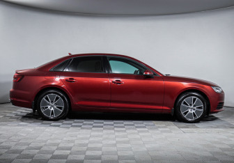 Подержанный автомобиль Audi A4 Sedan 2019 года (4 фото)