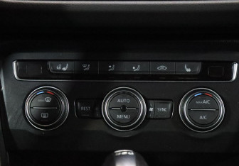 Подержанный автомобиль Volkswagen Tiguan 2019 года (17 фото)
