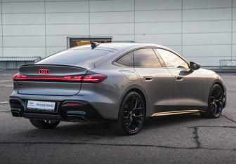 Подержанный автомобиль Audi A5 Liftback 2025 года (6 фото)