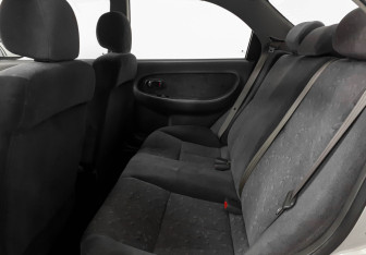 Подержанный автомобиль Kia Spectra Sedan 2006 года (10 фото)