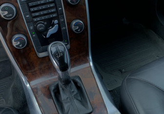 Подержанный автомобиль Volvo S80 2013 года (17 фото)
