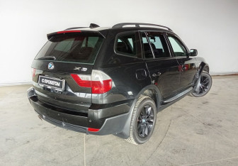 Подержанный автомобиль BMW X3 2007 года (6 фото)