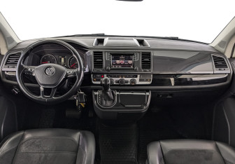 Подержанный автомобиль Volkswagen Multivan 2018 года (14 фото)