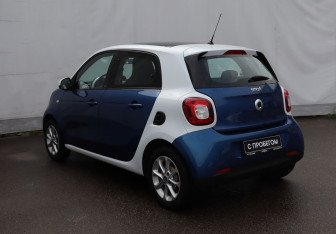 Подержанный автомобиль Smart Forfour 2016 года (6 фото)