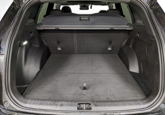 Подержанный автомобиль Geely Monjaro 2024 года (10 фото)