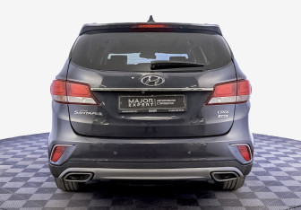Подержанный автомобиль Hyundai Santa Fe 2017 года (6 фото)