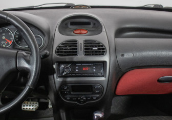 Подержанный автомобиль Peugeot 206 Hatchback 2007 года (14 фото)