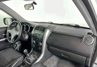 Подержанный автомобиль Suzuki Grand Vitara 2013 года (5 фото)